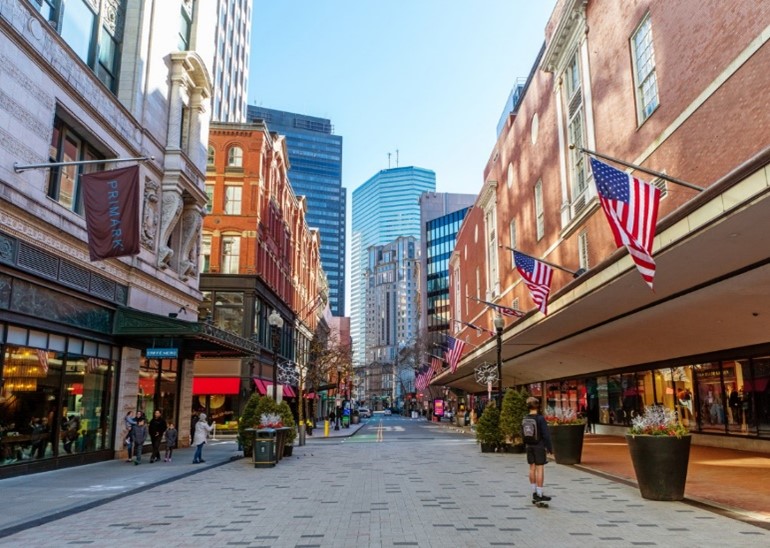 Retail-and-Shopping-Centers-Purchase-Sale-and-Leasing